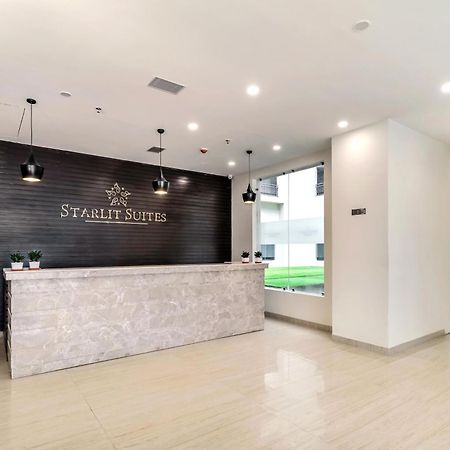Starlit Suites Newtown Kolkata Bagian luar foto