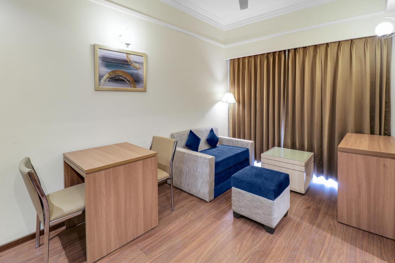 Starlit Suites Newtown Kolkata Bagian luar foto