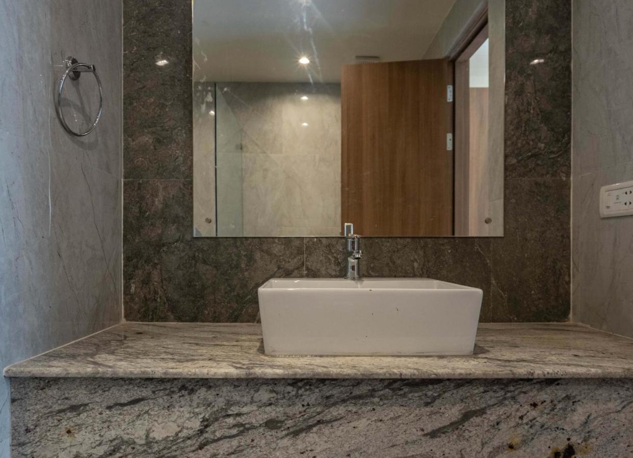 Starlit Suites Newtown Kolkata Bagian luar foto