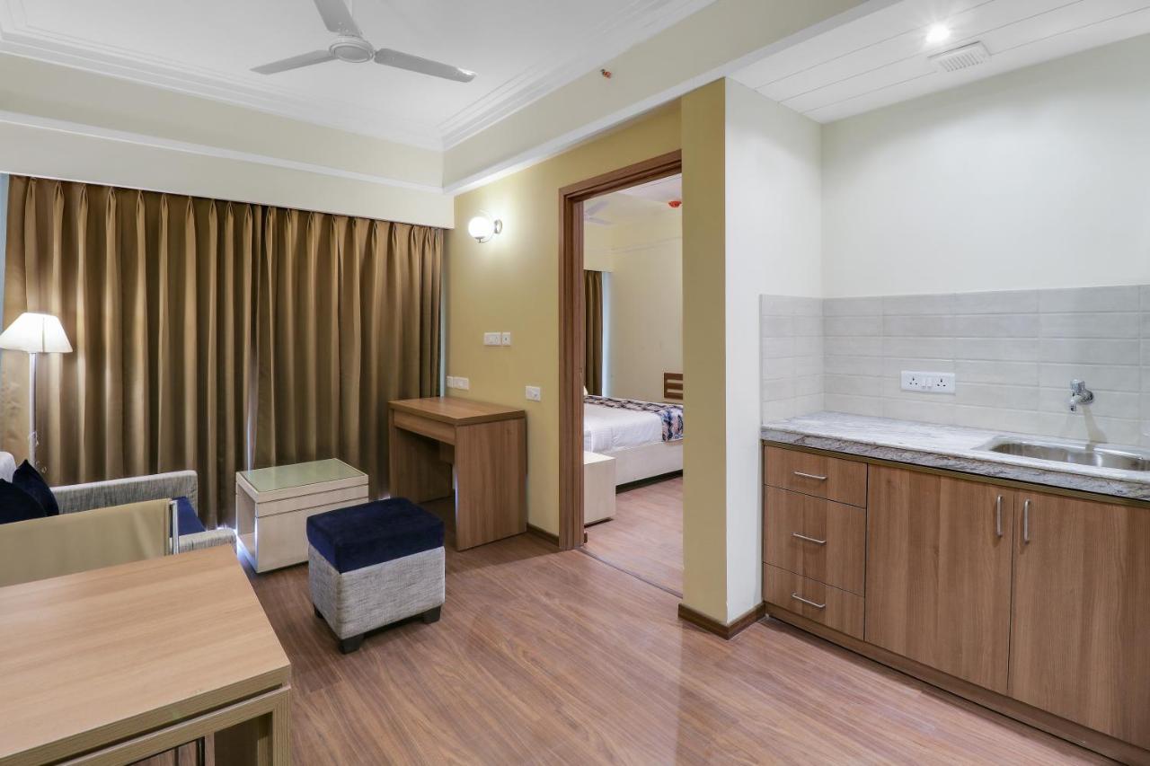 Starlit Suites Newtown Kolkata Bagian luar foto