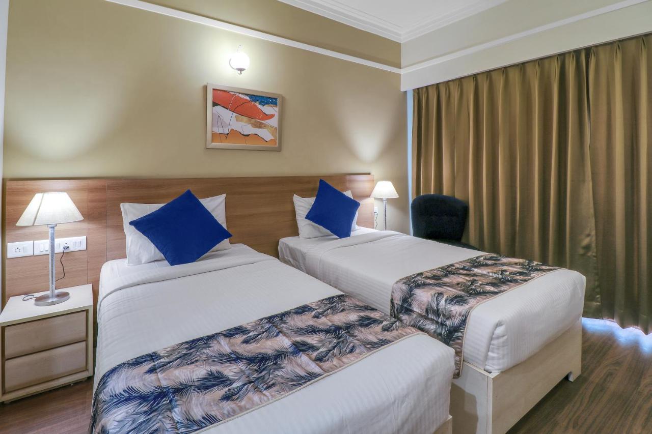 Starlit Suites Newtown Kolkata Bagian luar foto