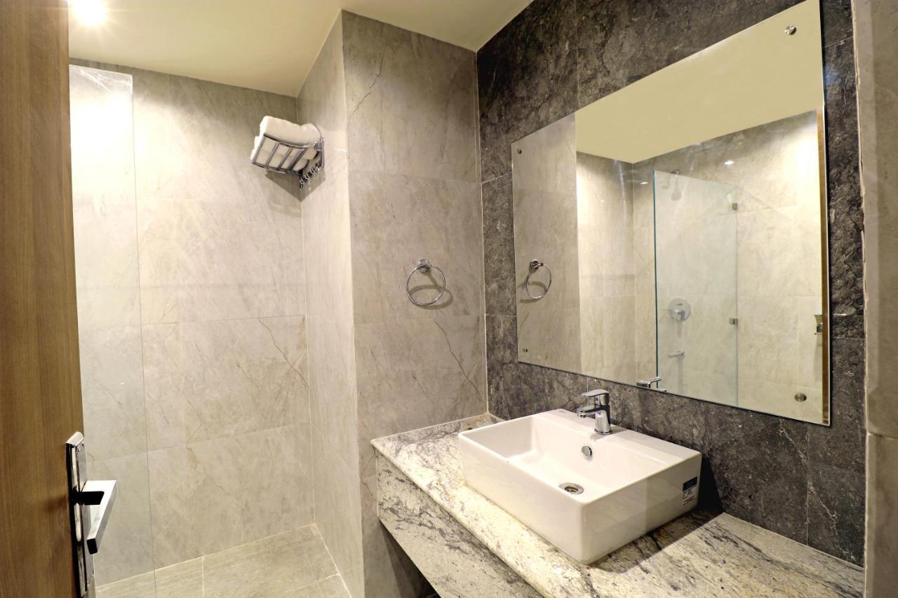Starlit Suites Newtown Kolkata Bagian luar foto