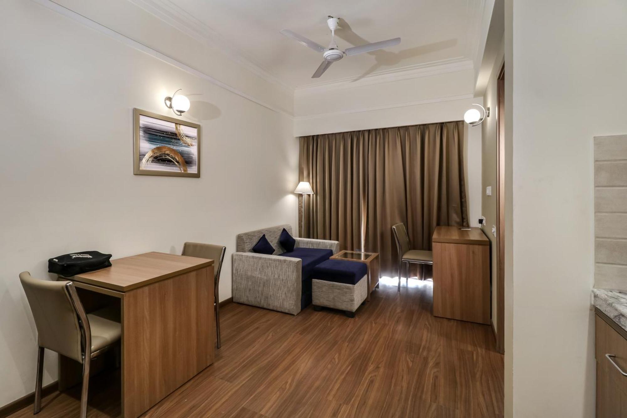 Starlit Suites Newtown Kolkata Bagian luar foto