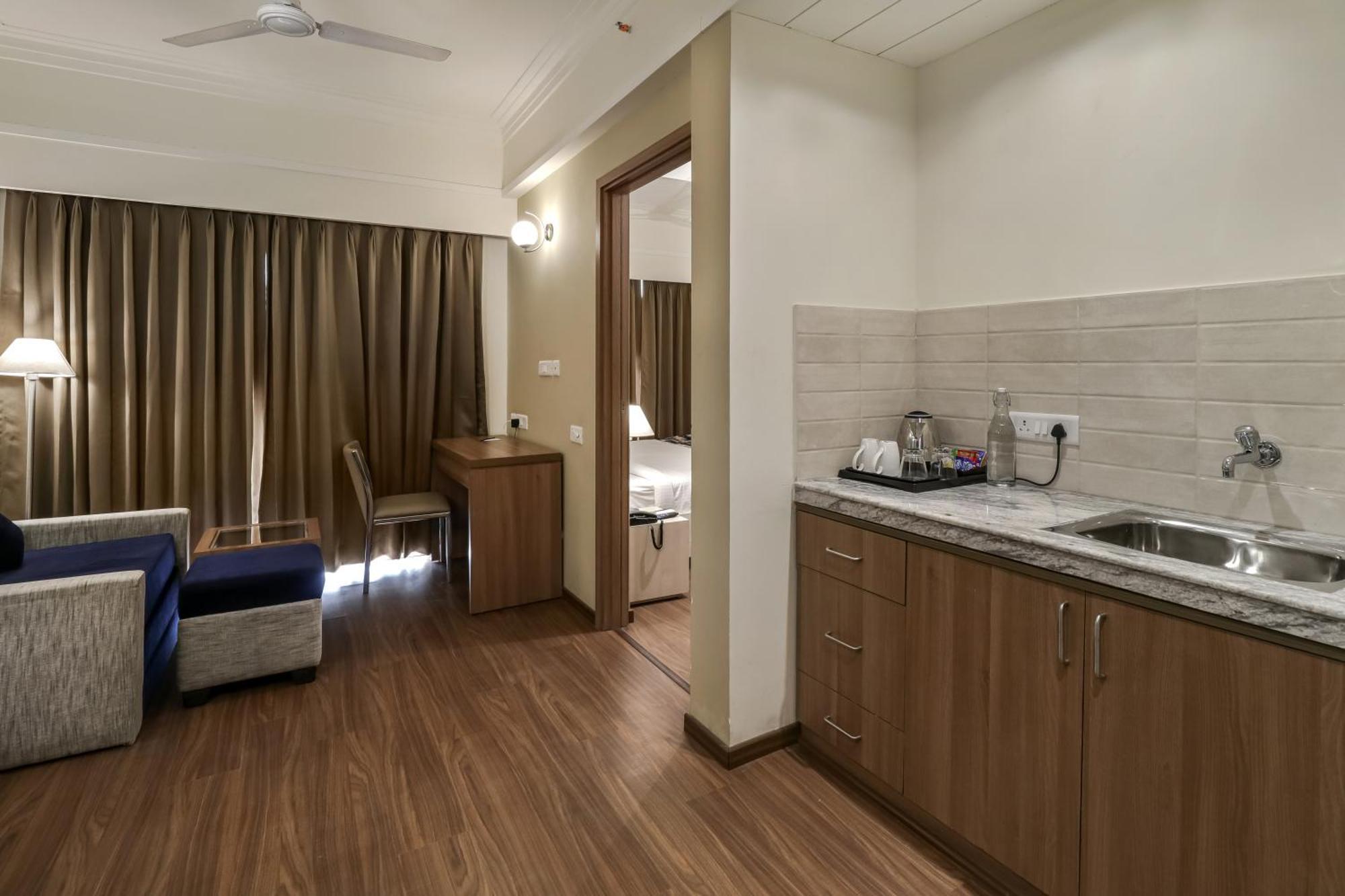 Starlit Suites Newtown Kolkata Bagian luar foto