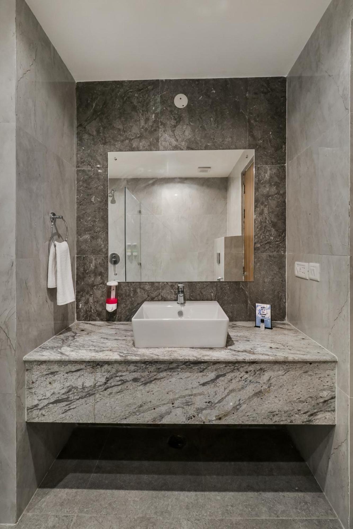 Starlit Suites Newtown Kolkata Bagian luar foto