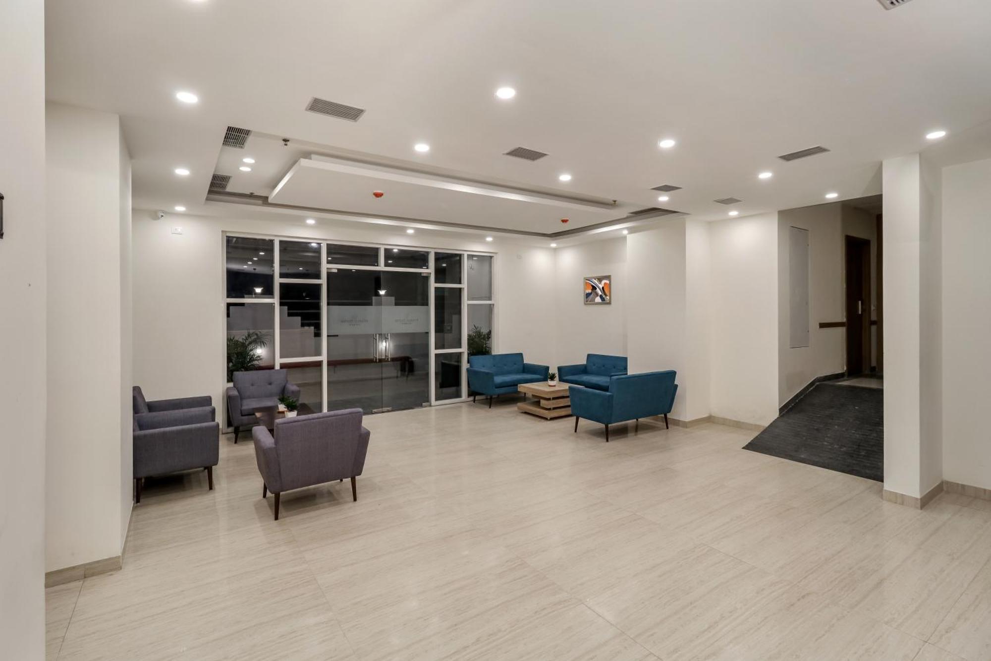 Starlit Suites Newtown Kolkata Bagian luar foto